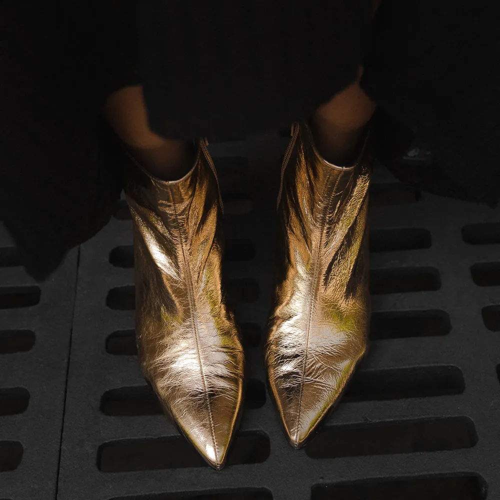 BOTÍN SILVIA PIEL LAMINADA ORO TACÓN 4CM