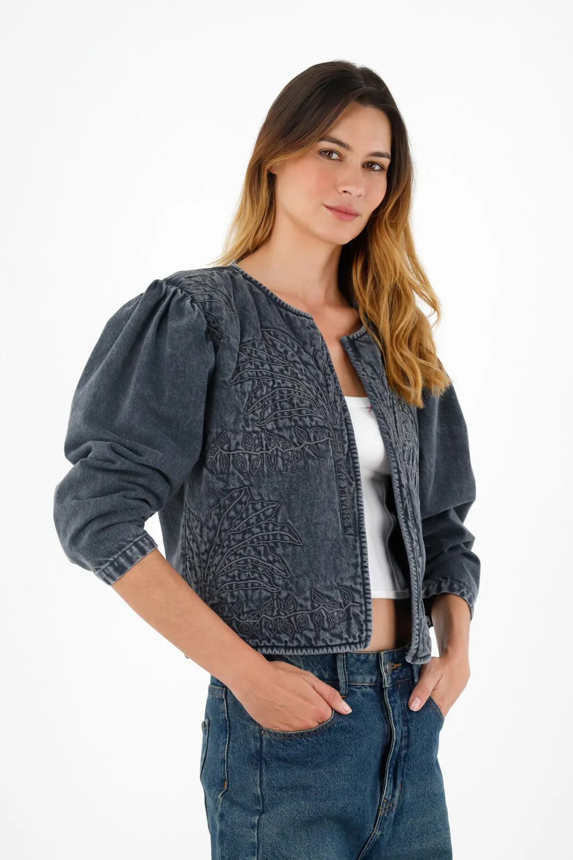 Camichaqueta negra con bordado decorativo para mujer
