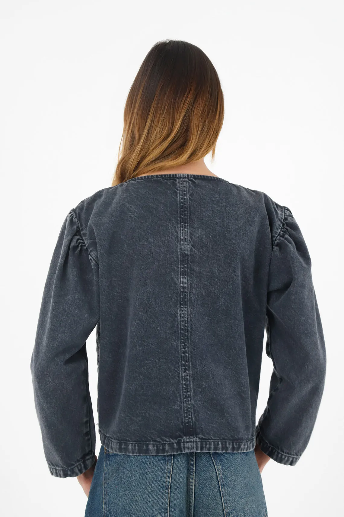 Camichaqueta negra con bordado decorativo para mujer