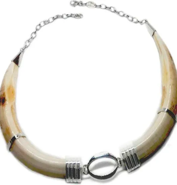 collar doble colmillo facochero en plata ovalillo