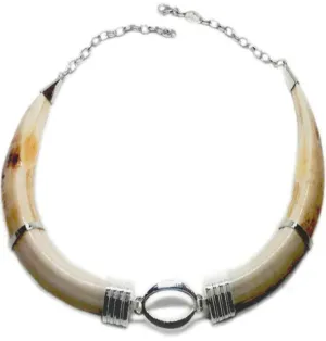 collar doble colmillo facochero en plata ovalillo