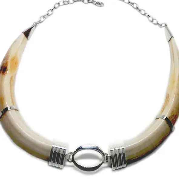 collar doble colmillo facochero en plata ovalillo