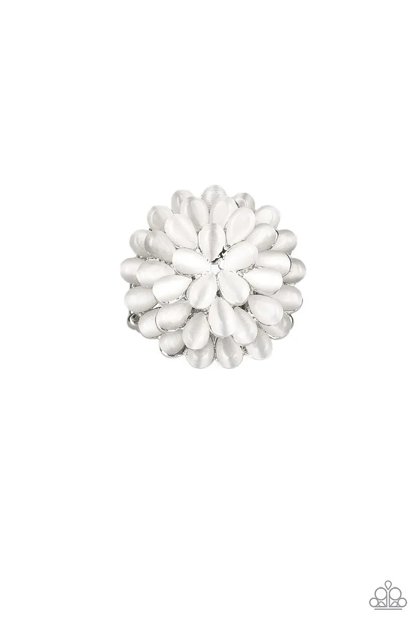 Paparazzi Bloomin' Bloomer Ring White