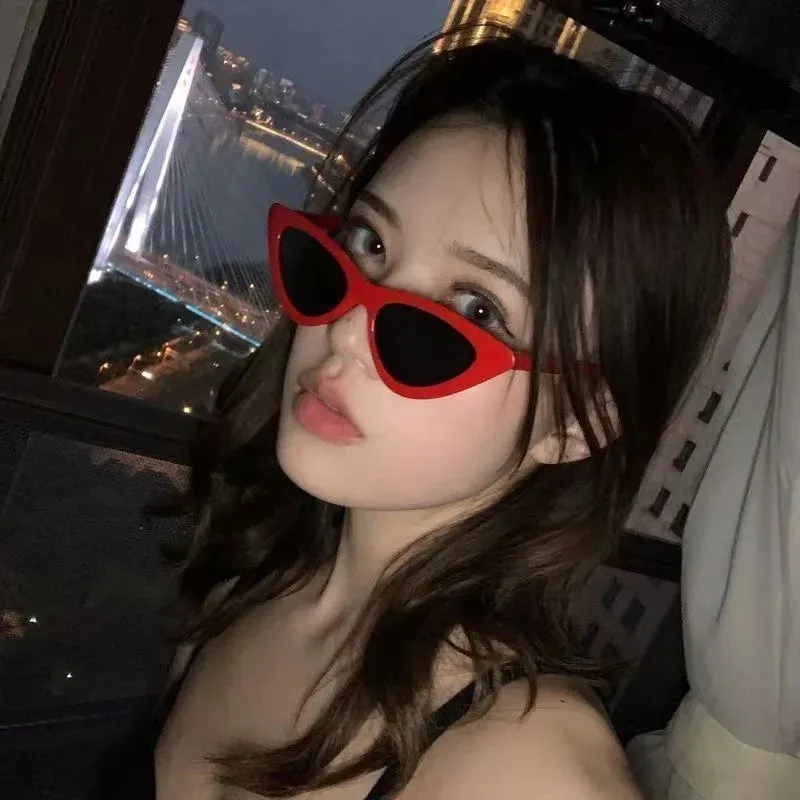 Vintage Triangle Travel Sunglasses with Small Frame
